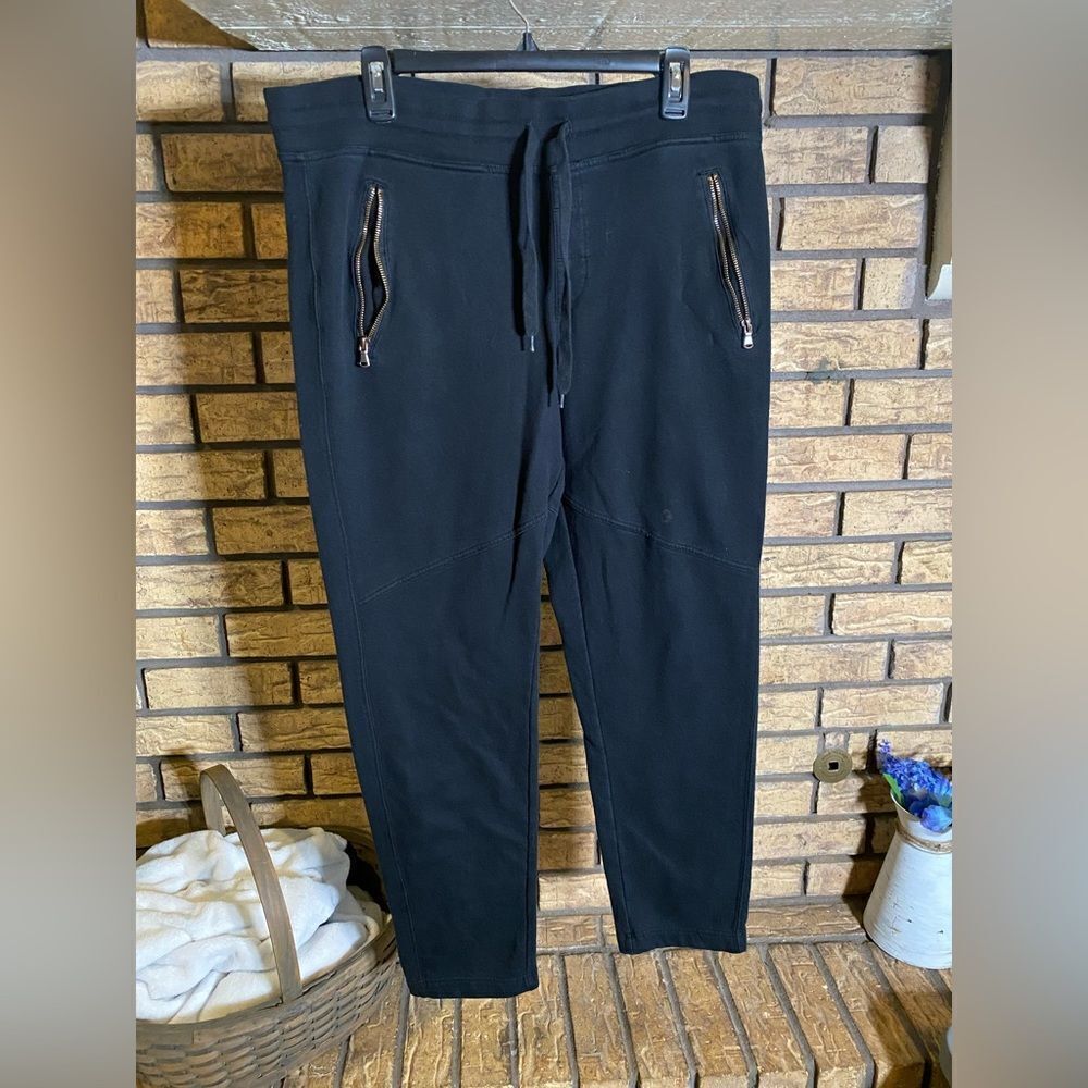 Black sweat pants‎